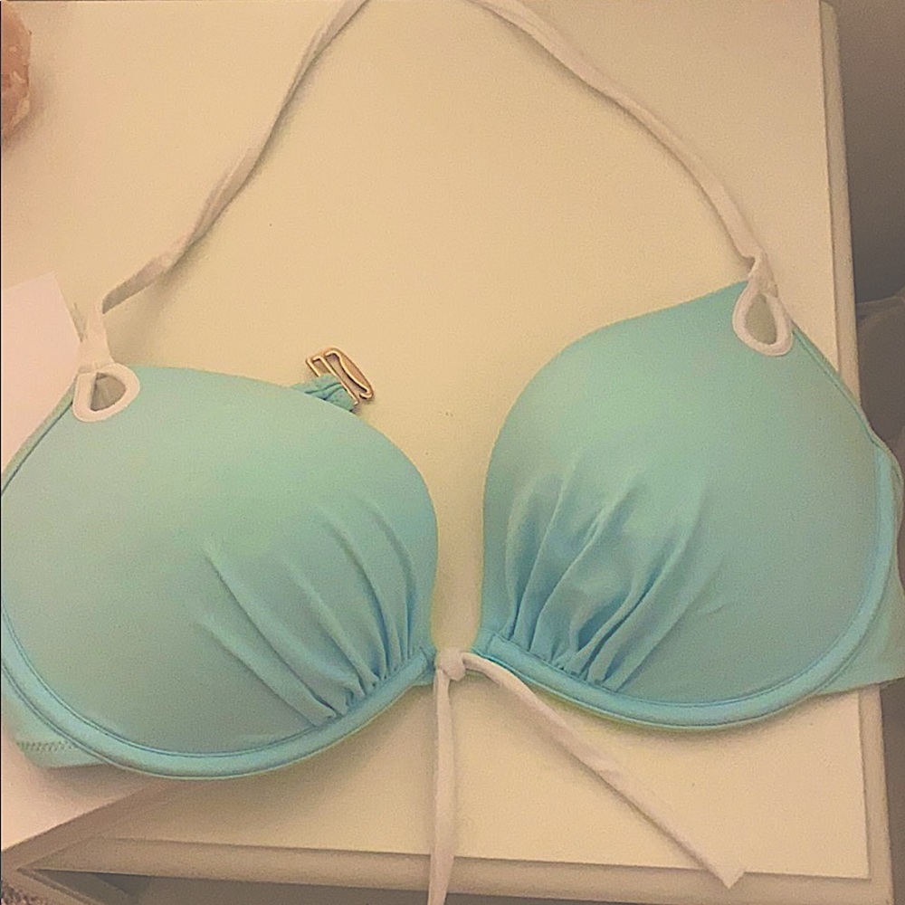 Victoria’s Secret bikini top
